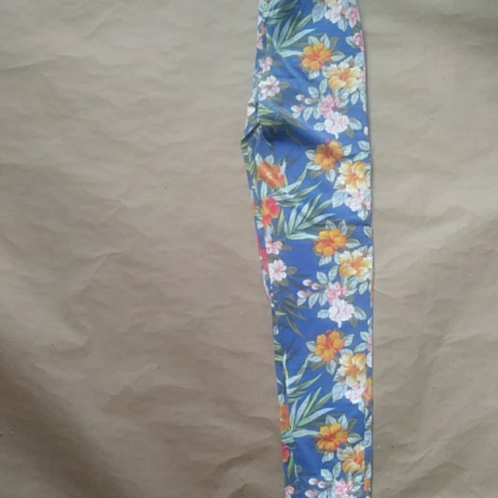 Hawaiian styled leggings